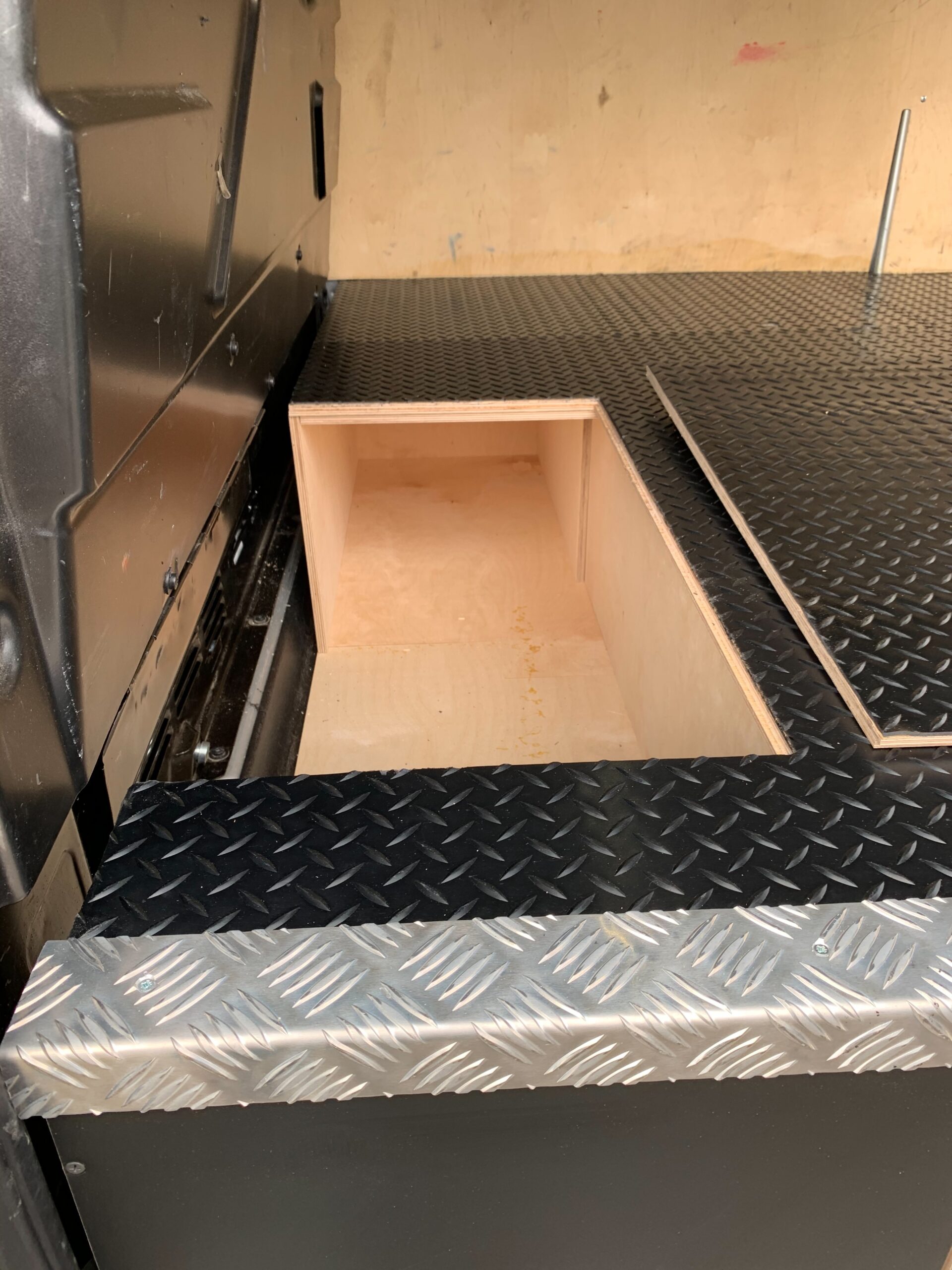 Ford Transit Custom SWB/LWB - Side Door Single Drawer - Image 2