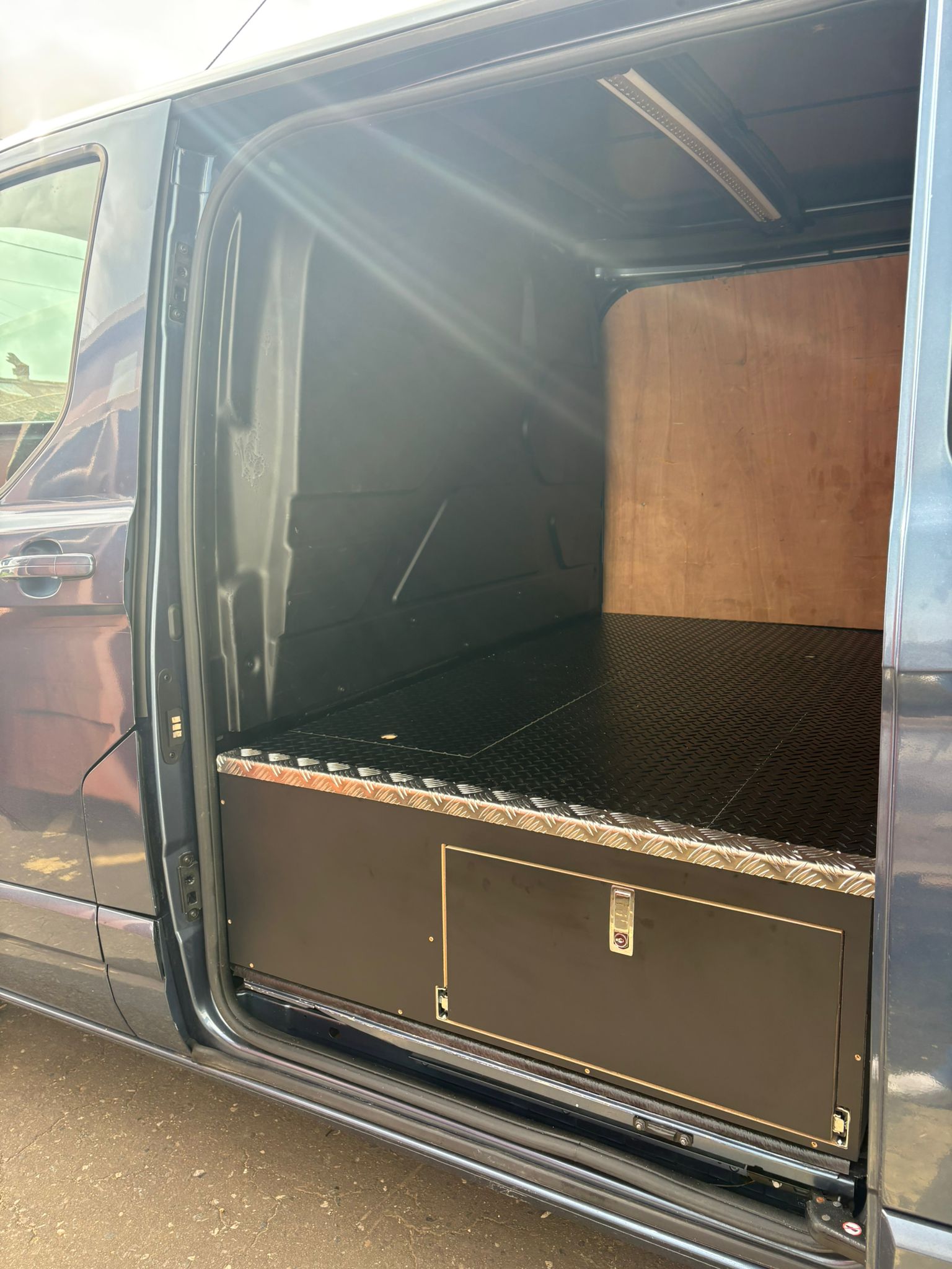 VW Transporter LWB - Full Base Drawers - Image 11